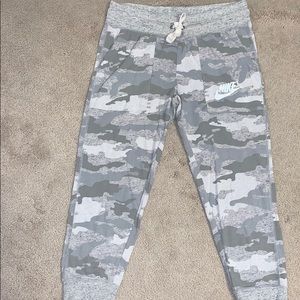 Nike light grey cropped joggers